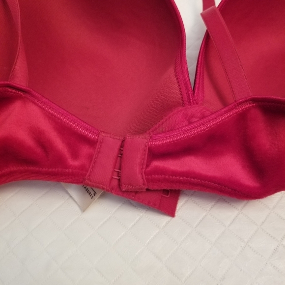 Secret Teeasures Red Velvet Bra Size 38C - Picture 2 of 6